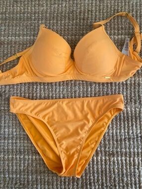 Women's Yellow Underwire Bikini Set - Padded Top & Classic Bottom